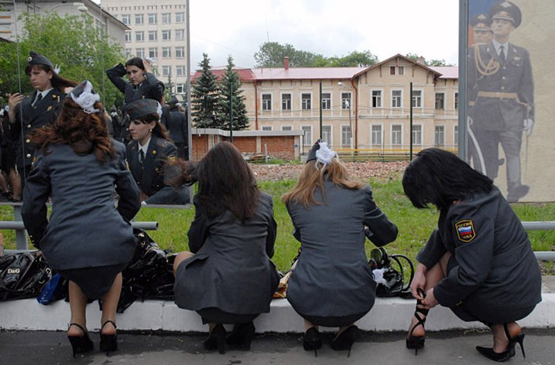 Девушка мент