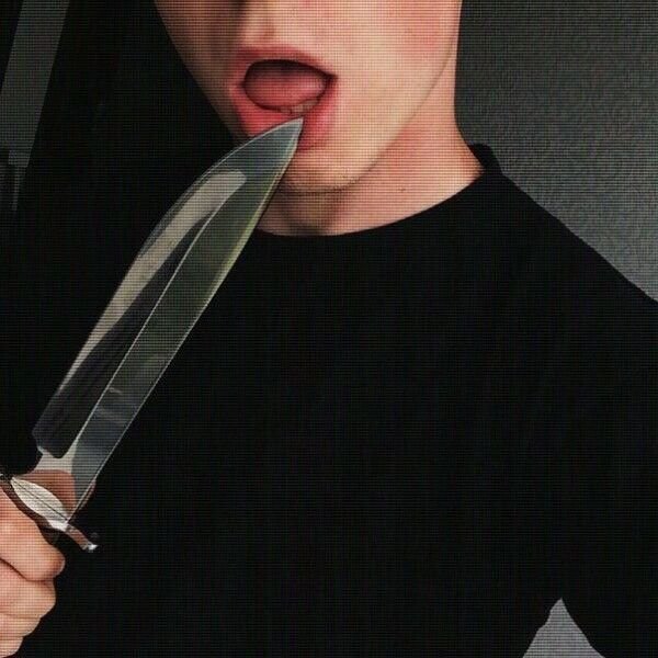 Два мужика с ножами