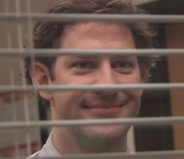 Человек за жалюзи Мем