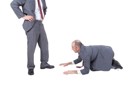 Человек на коленях