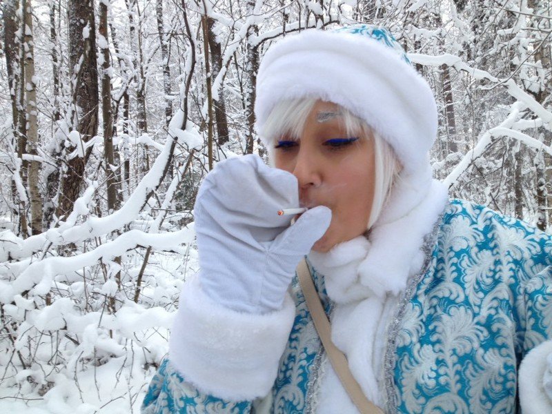 Снегурочка курит