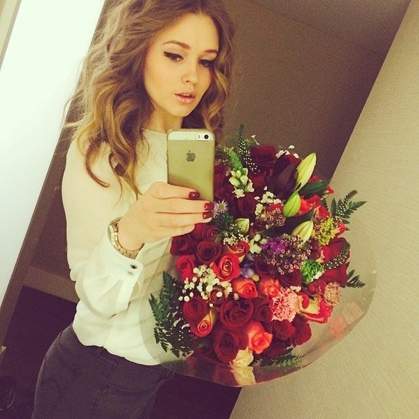 Селфи с букетом
