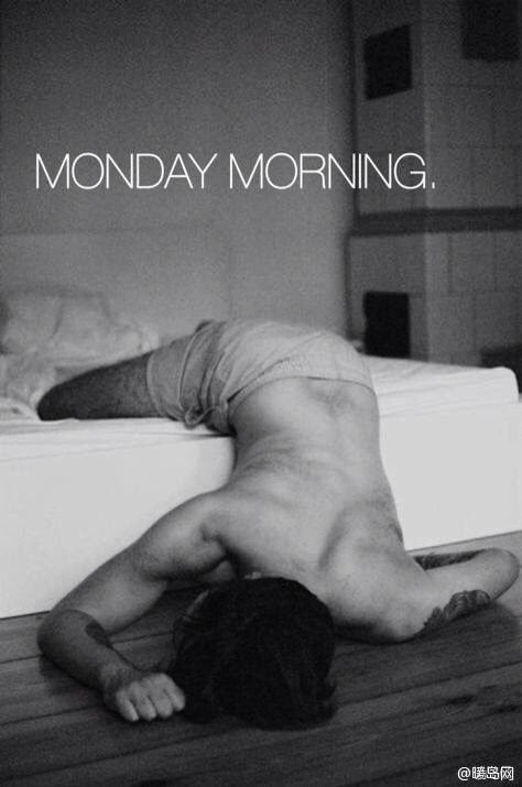 Человек упал с кровати