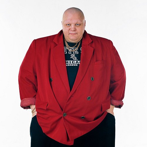 Стас Барецкий в пиджаке