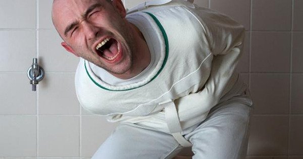 Псих в смирительной рубашке