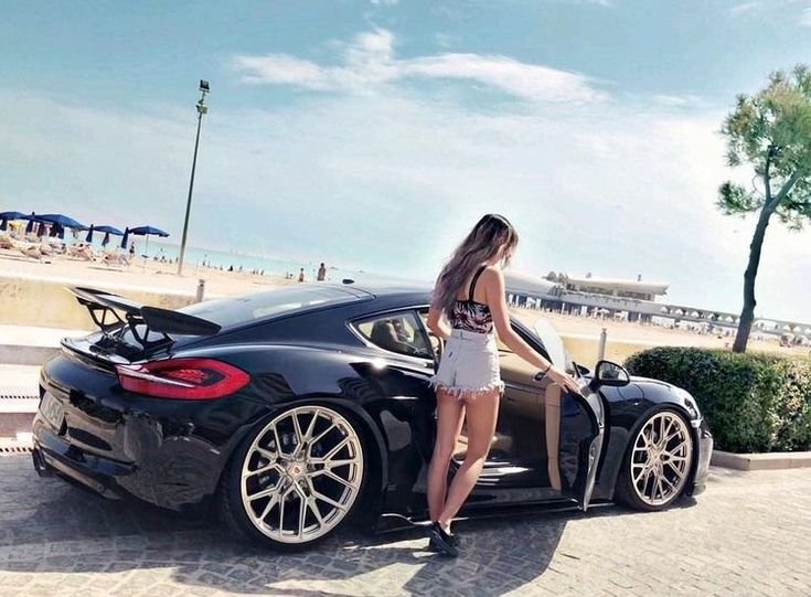 Porsche Panamera девушка