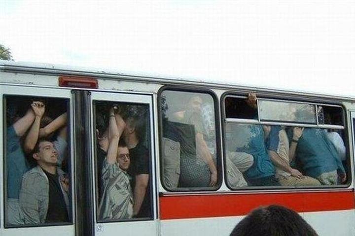 Тесный автобус