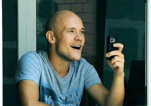 Лысый с камерой из реальных пацанов