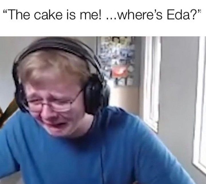 С плачущим парнем в наушниках