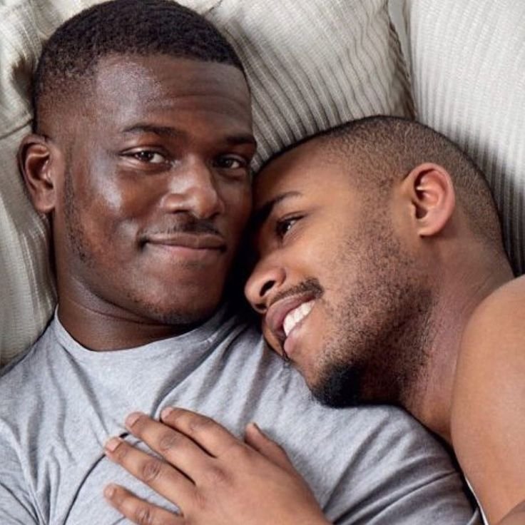 Чернокожие мужчины несколько