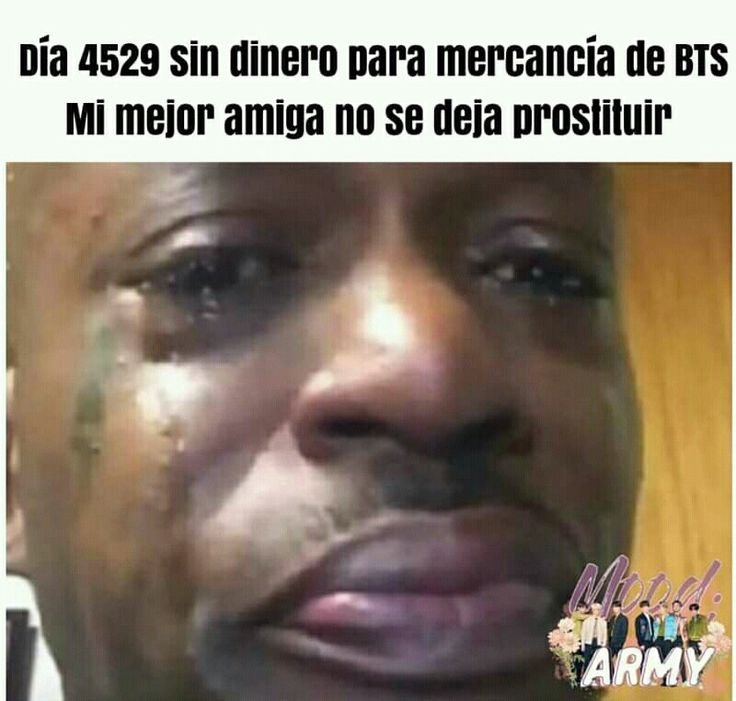 Плачущий черный мужик