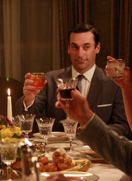 Пьет виски Мем