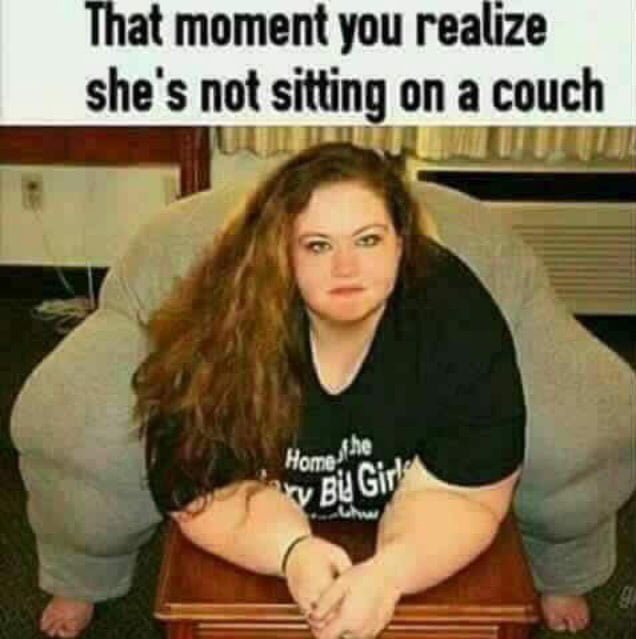 Она сидит не на диване
