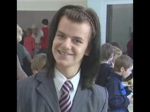 С парнем в столовой