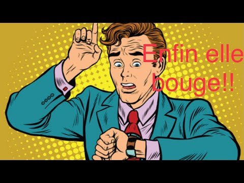 Мужик показывает на часы