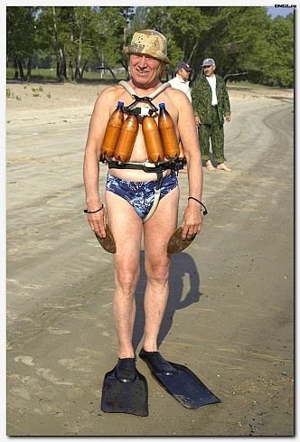 Мужик в спасательном жилете