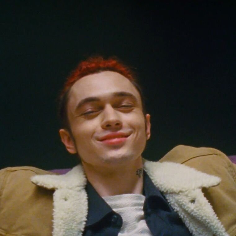 Улыбающийся Гон Фладд