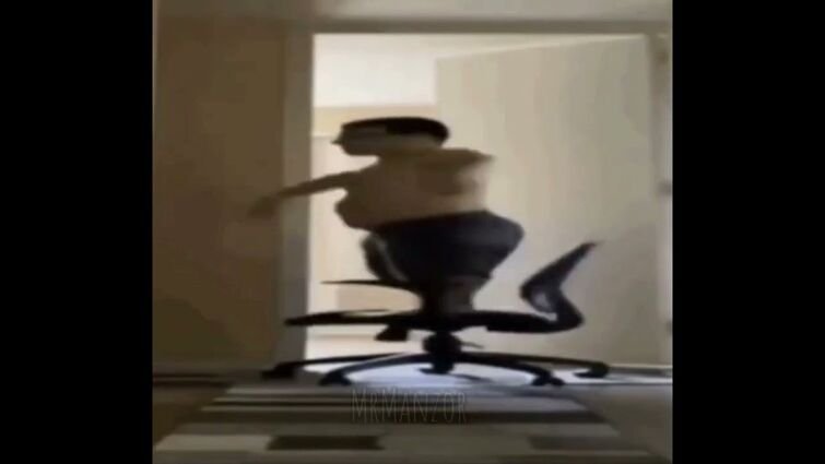 Стул крутящийся