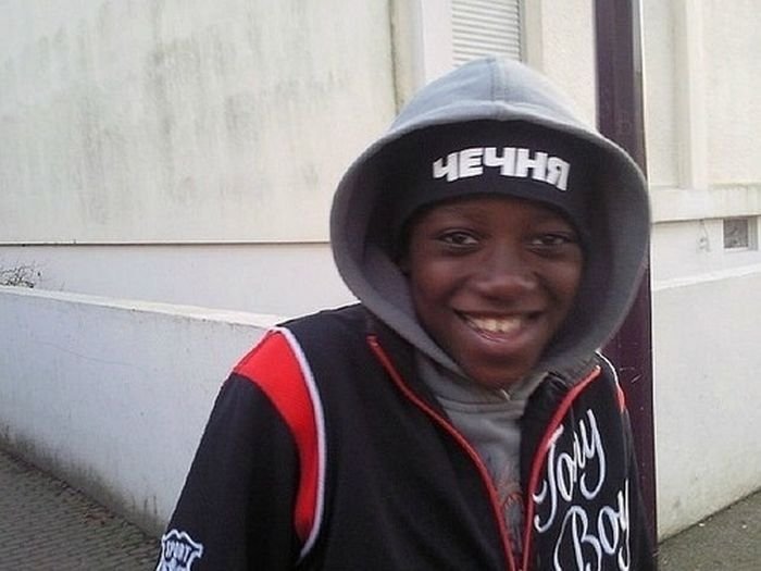 Негр в шапочке