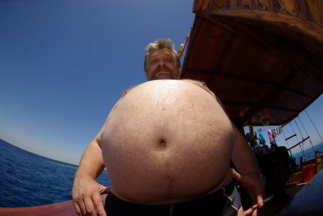 Человек с болящим животом