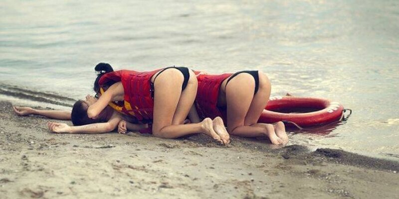 Искусственное дыхание девушке