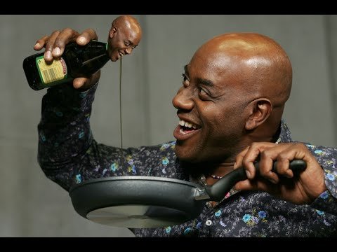 Негр с чашкой