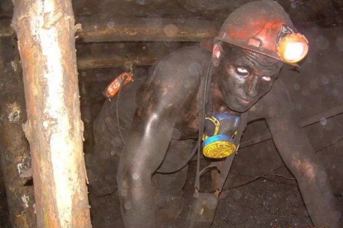Шахтер в шахте