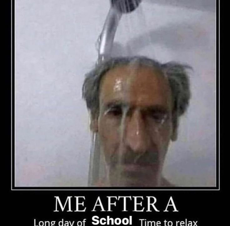 Грустный мужик в душе