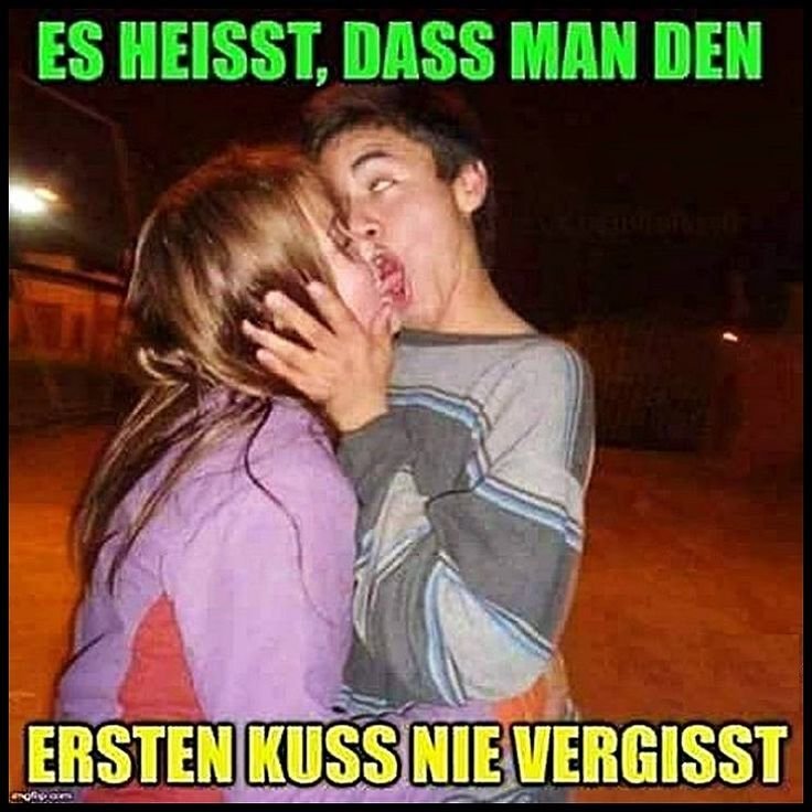 Смешной поцелуй