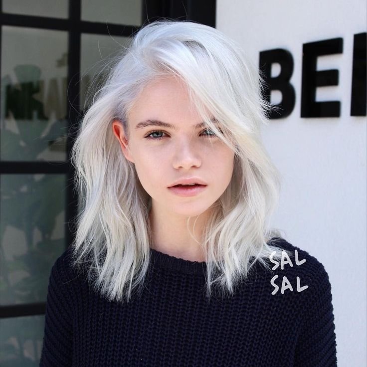 Белые волосы каре