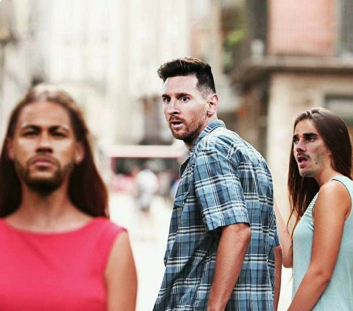 Парень оборачив