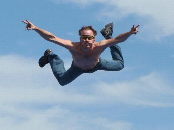 Парень летает