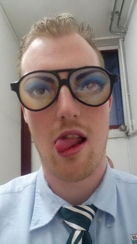 Смешной парень