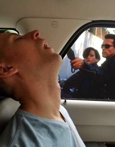 Селфи парня в авто