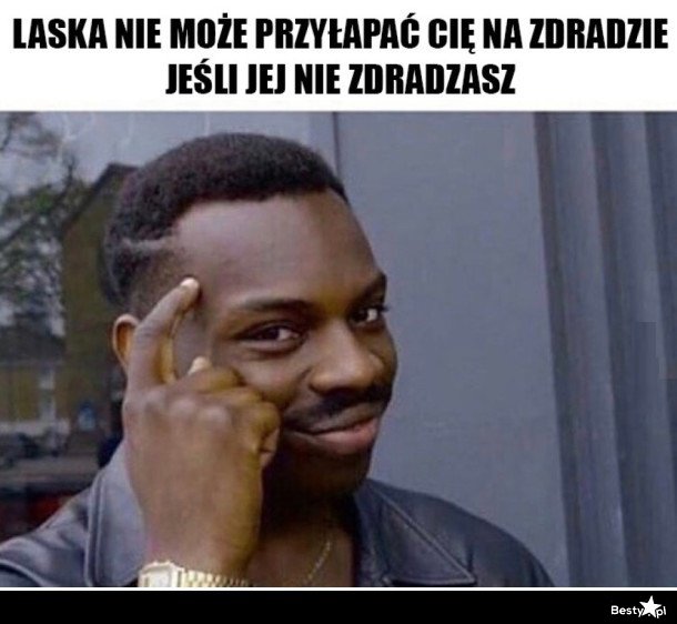 С черным парнем в пальцем у виска
