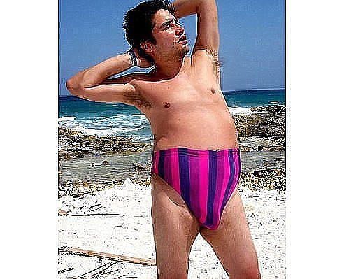 Мужик в купальнике