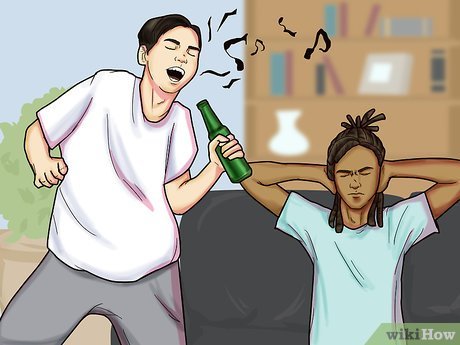 Человек ужасно поет