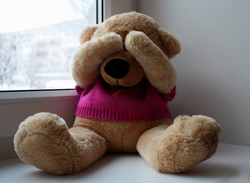 Грустная плюшевая игрушка