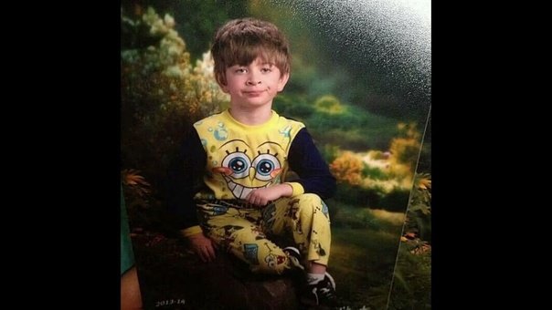 Мальчик в пижаме спанбоба