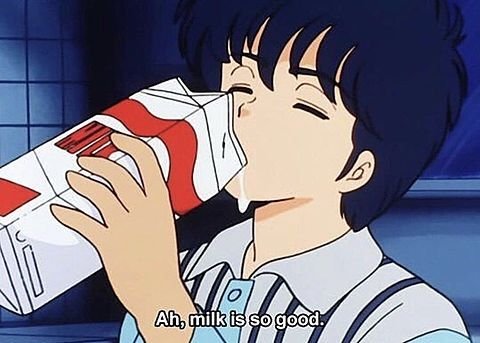 Аниме пьет молоко