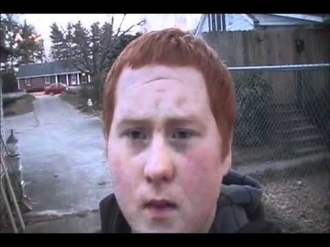 Рыжий мужик поет