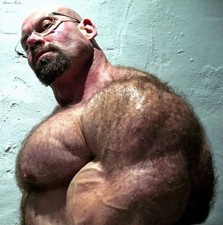 Потный качок