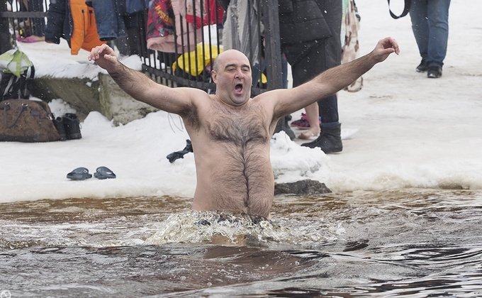 Мужик в проруби