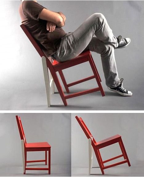 Падает со стула