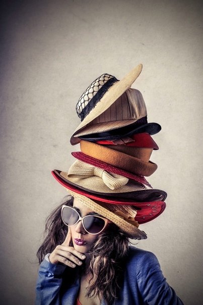 Шляпа на голове