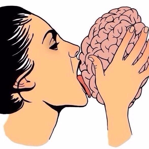 Девушка облизывает мозг