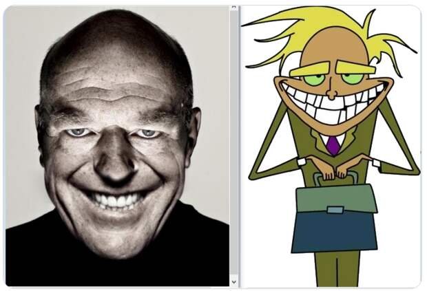 Мужик улыбается и злой