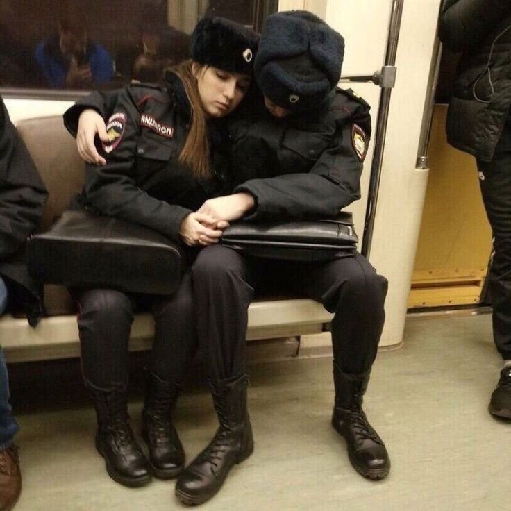 Полиция парень с девушкой