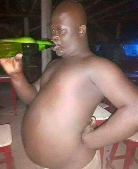 Негр с пивом