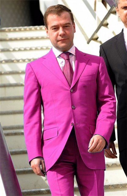 Малиновый костюм мужской